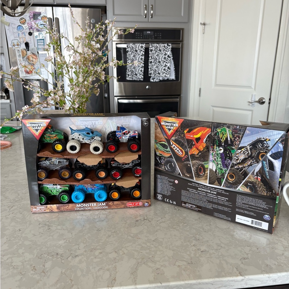 BOGO FREE TODAY ONLY 🎉1:64 Monster Jam Truck collection limited edition Die-Cast